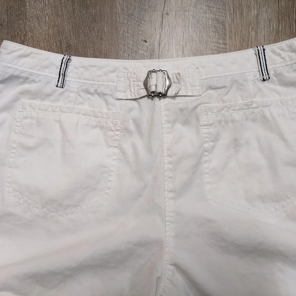White House Black Market White Shorts black Trim Size 8 - Picture 8 of 10